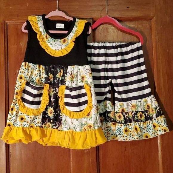NEW YELLOW AND BLACK SUNFLOWER 🌻 2 PIECE SET